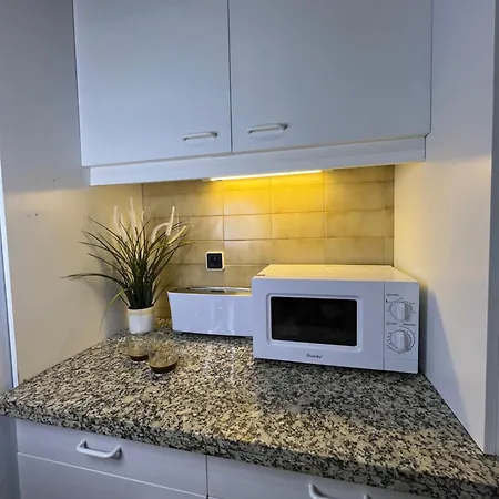 Mama Mila * Бривьеска